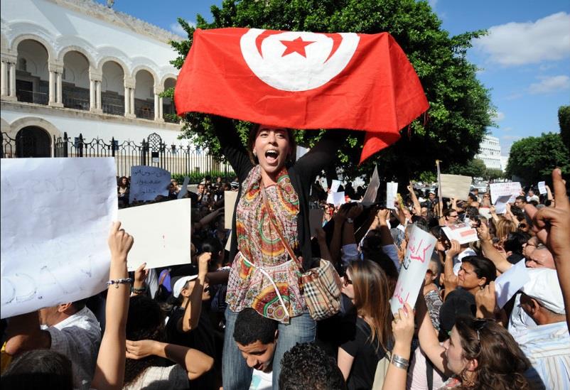 او با شکستن سکوت زندگی زنان تونس را تغییر داد